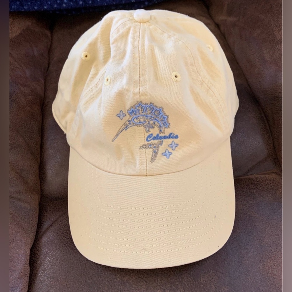 womens Columbia ball cap